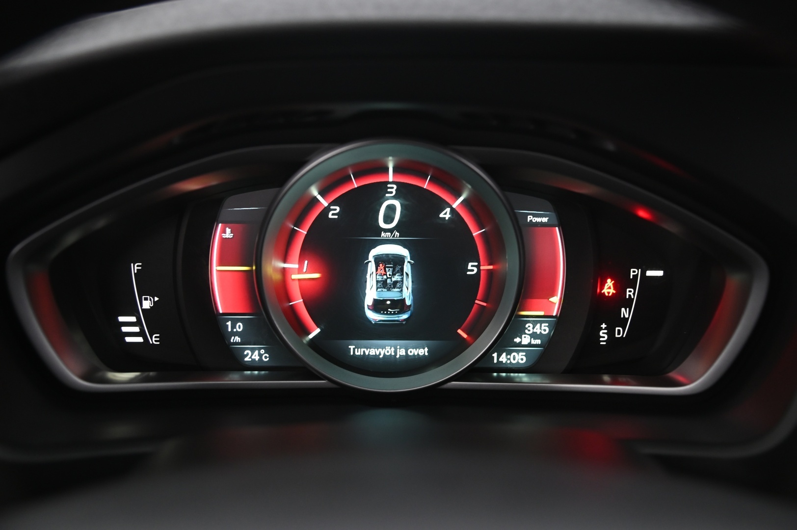 VOLVO V40 2015