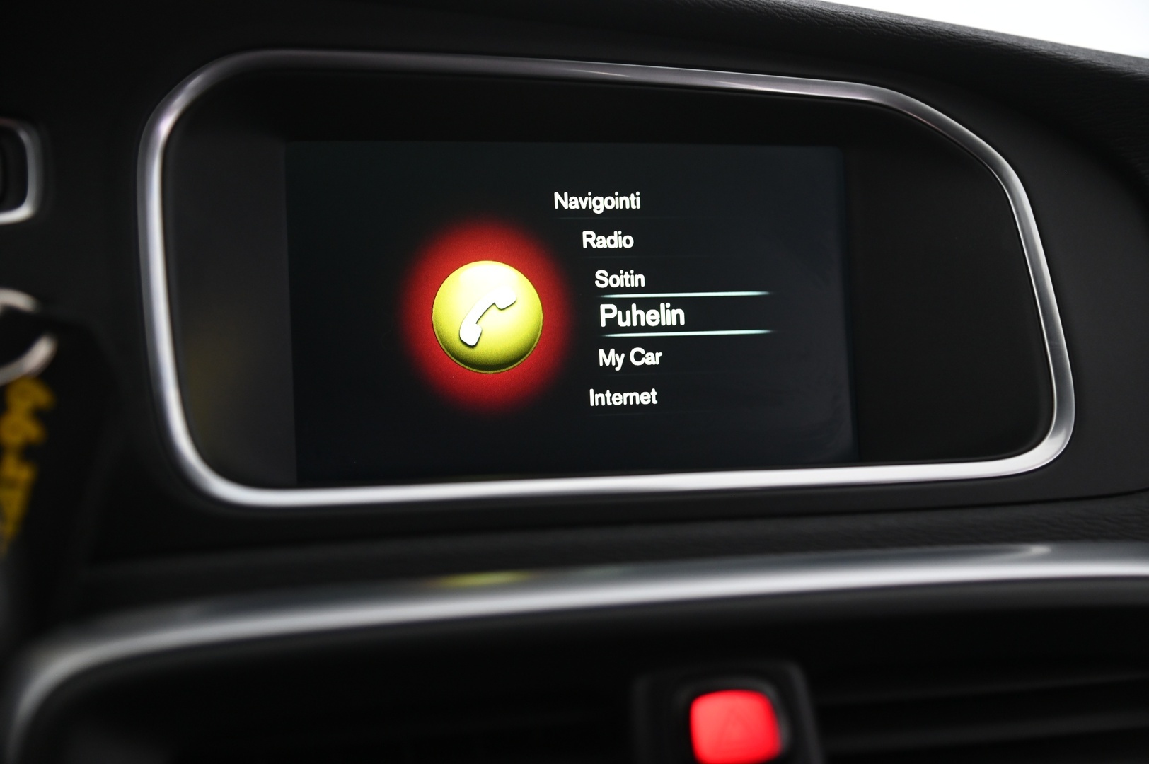 VOLVO V40 2015
