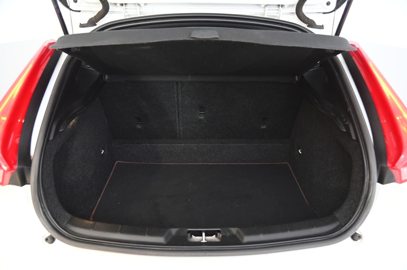 VOLVO V40 2015
