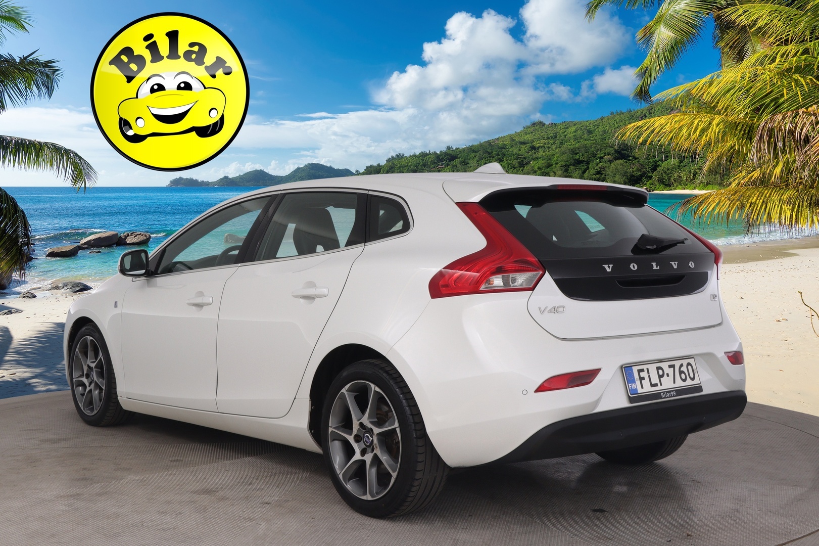 VOLVO V40 2015