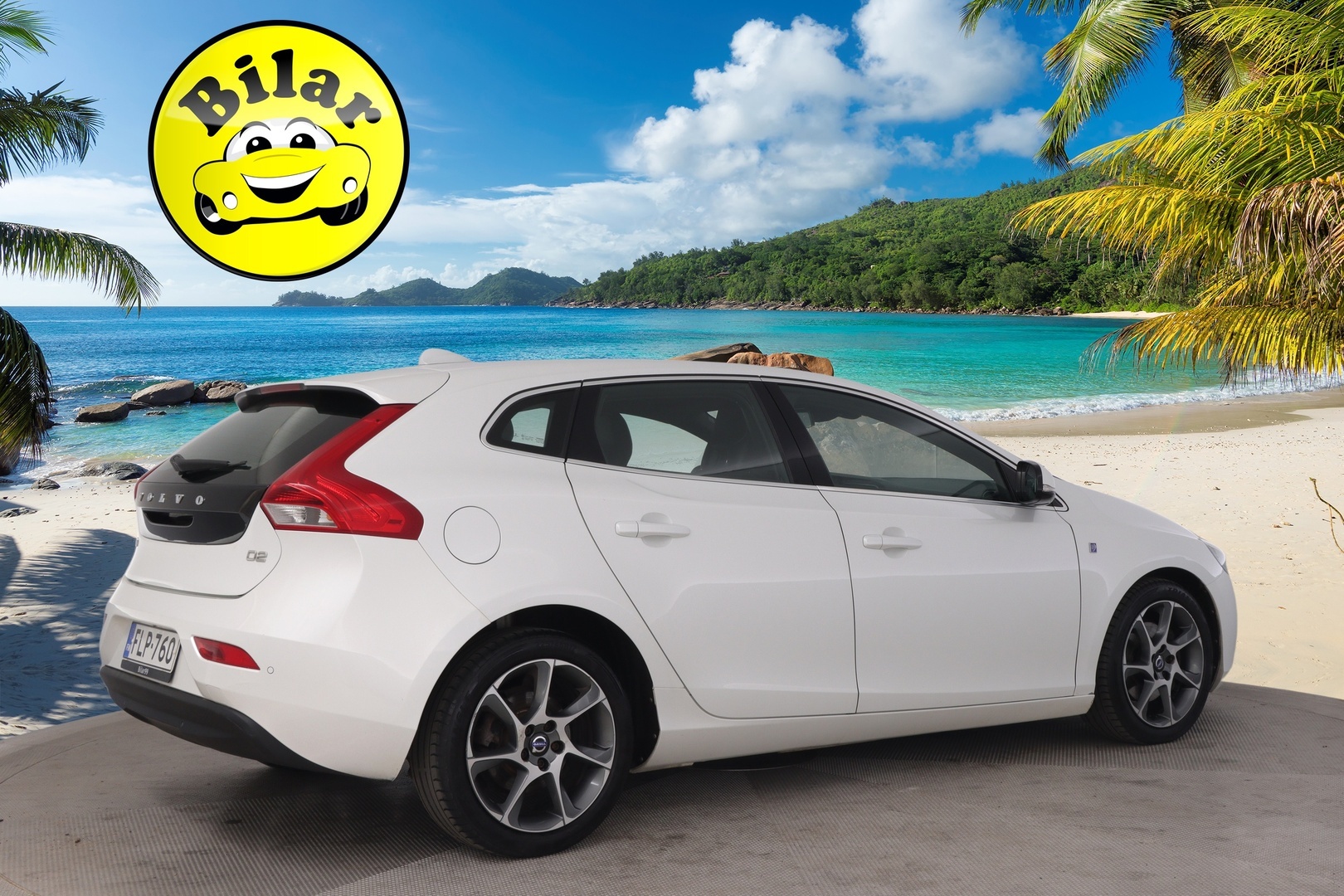 VOLVO V40 2015