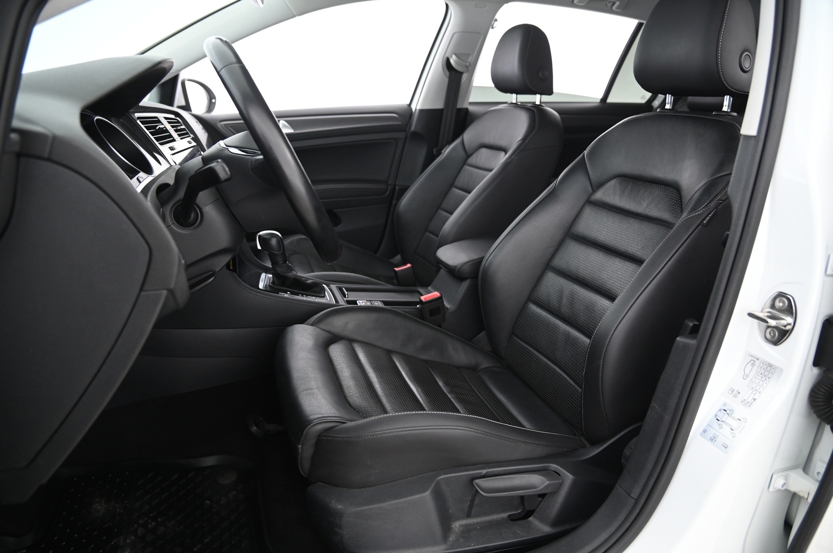 VOLKSWAGEN Golf 2020