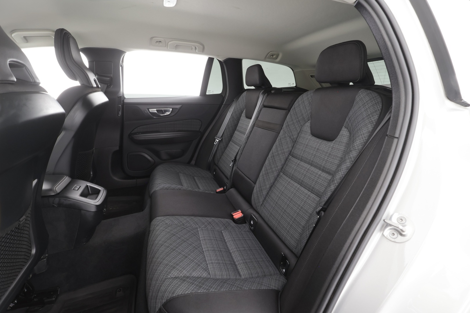 VOLVO V60 2023