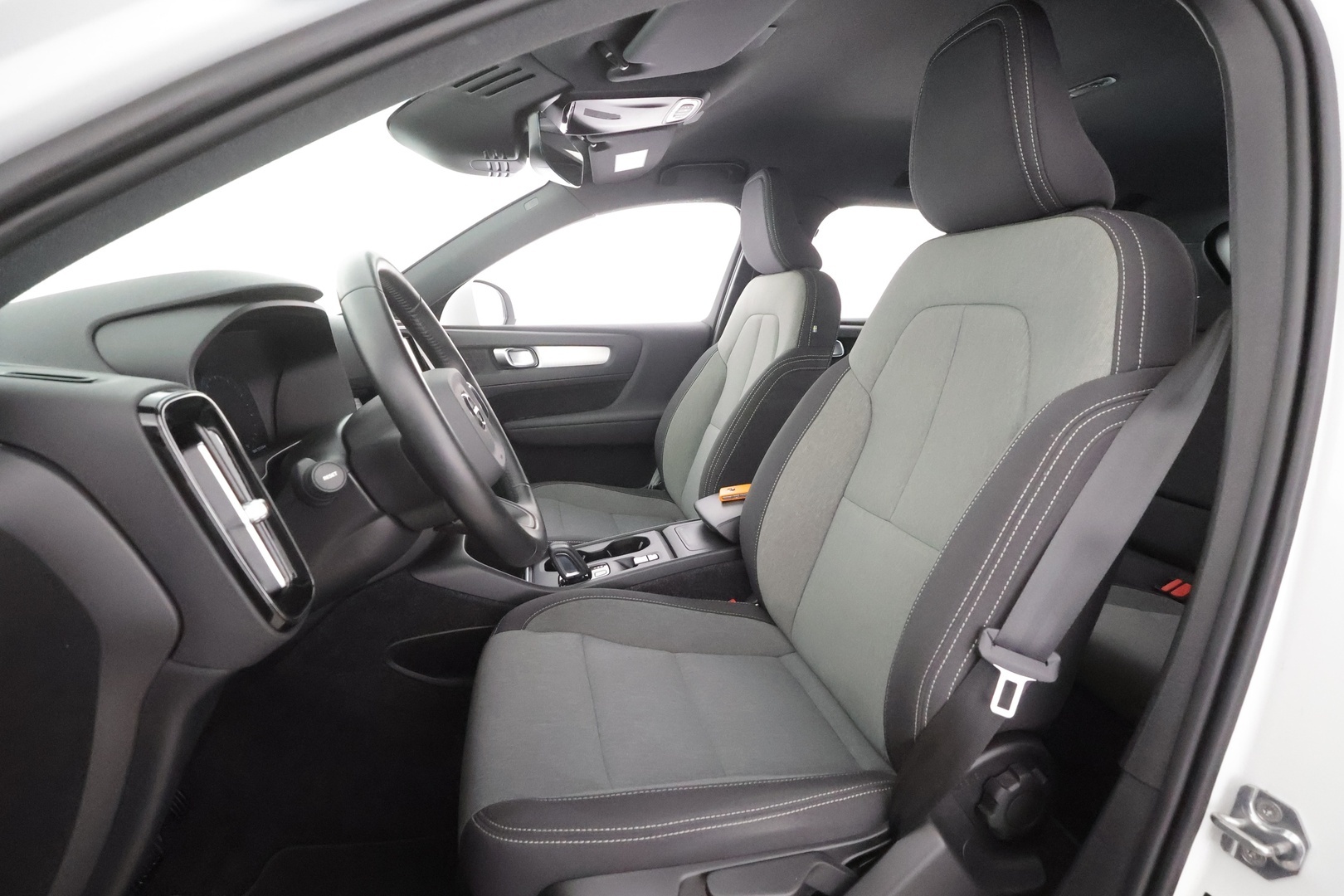 VOLVO XC40 2021