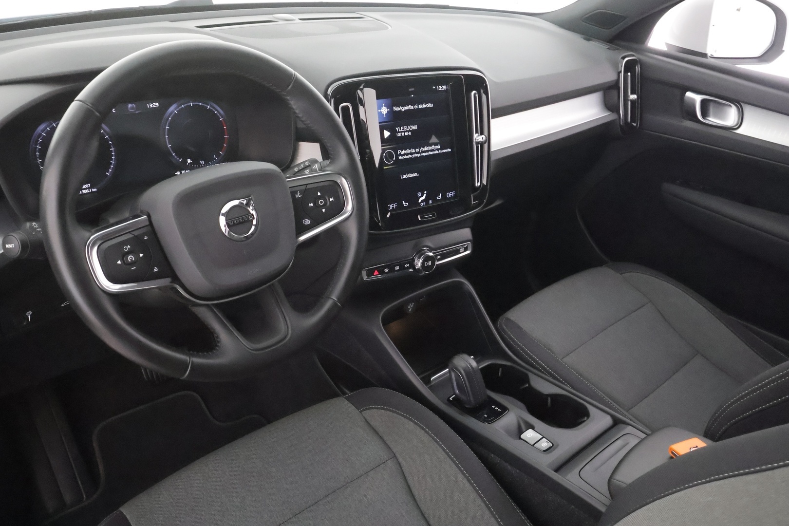 VOLVO XC40 2021