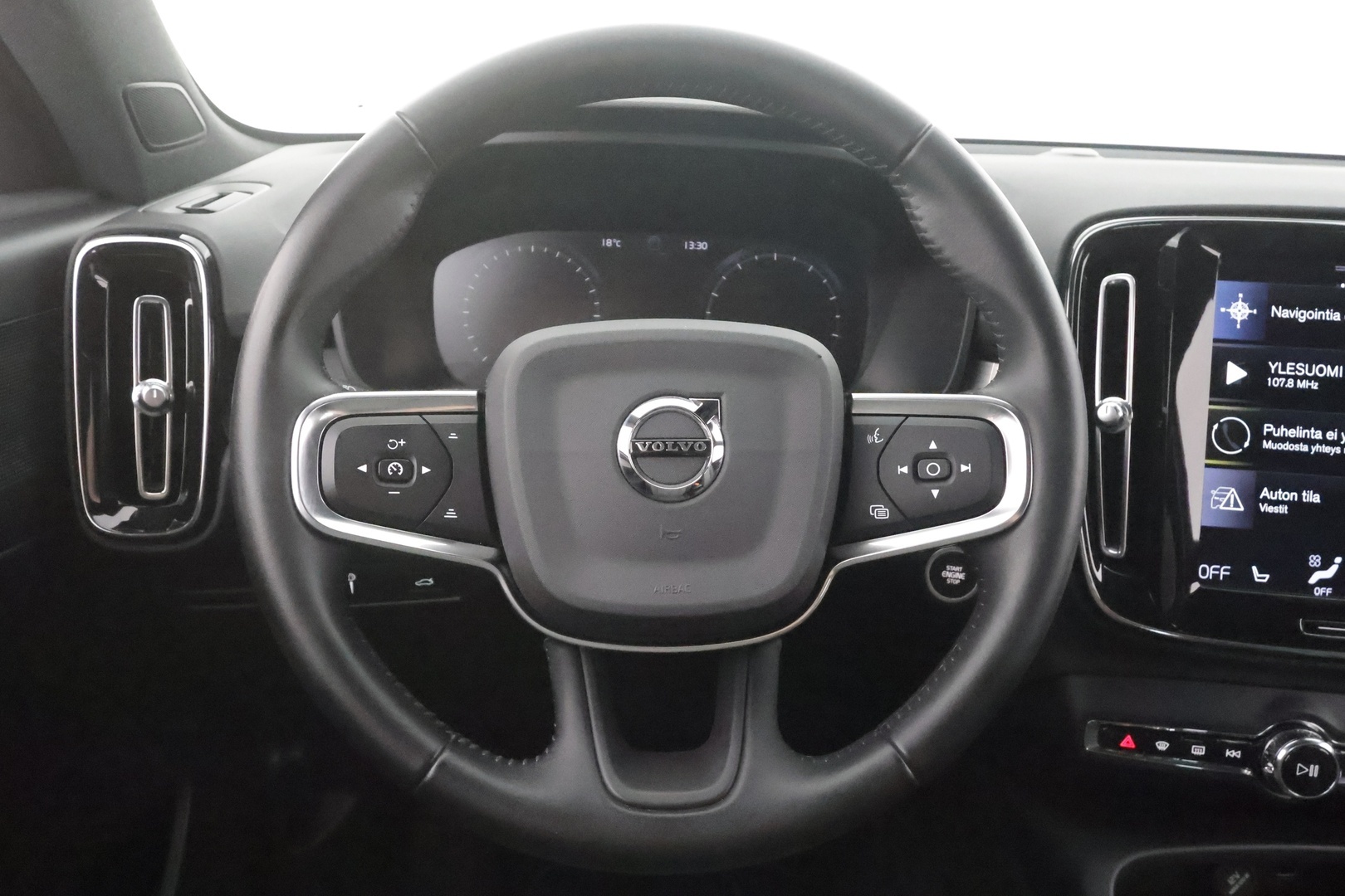 VOLVO XC40 2021