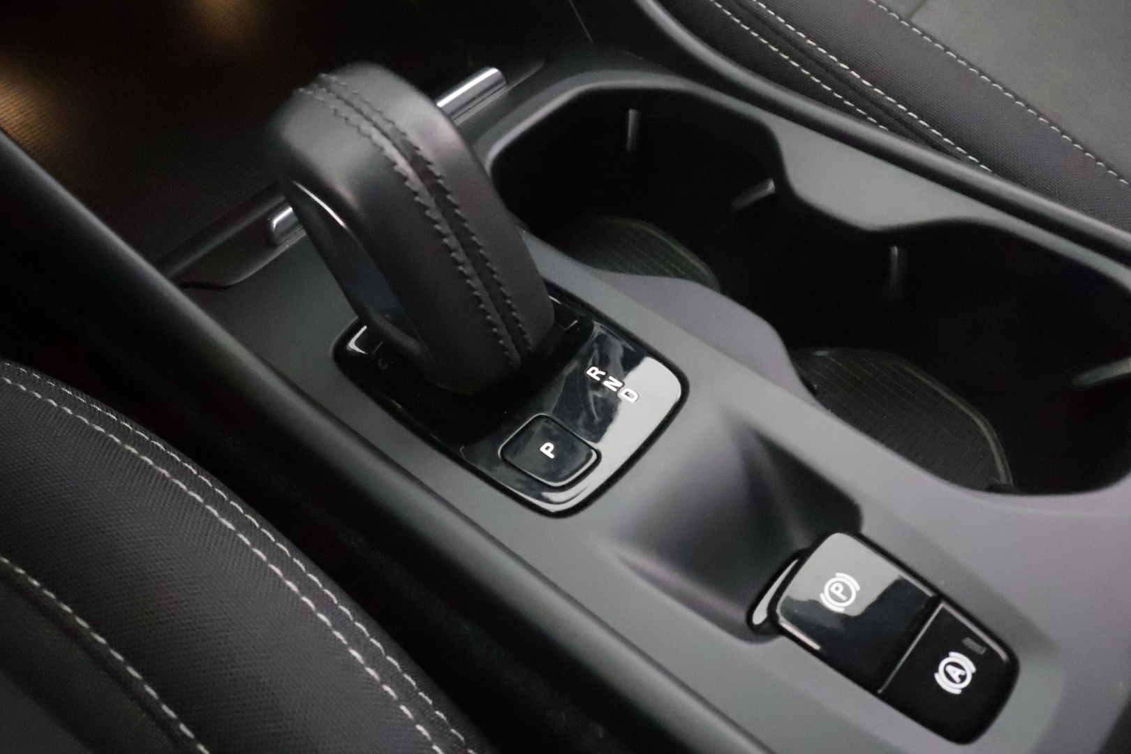 VOLVO XC40 2021