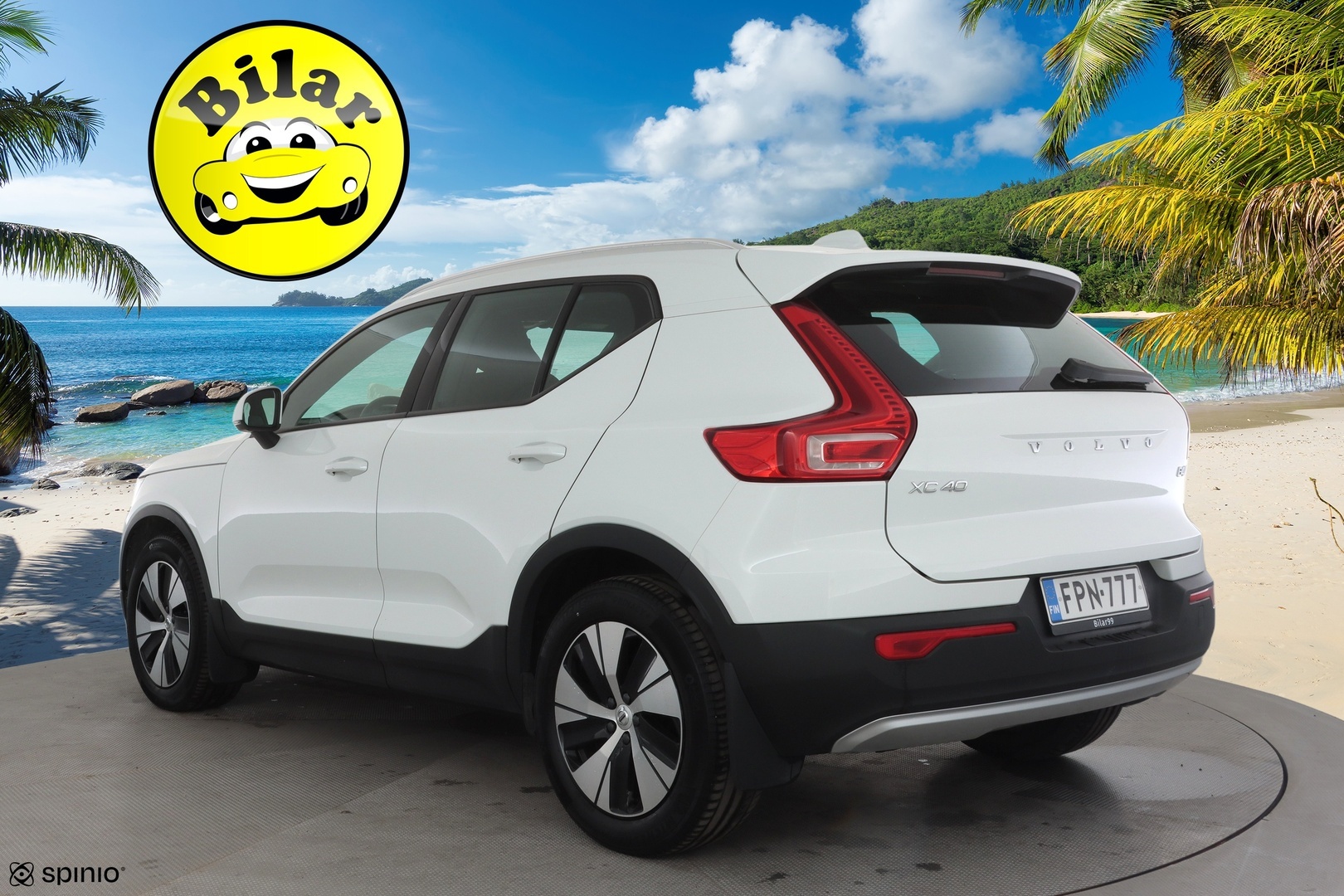 VOLVO XC40 2021
