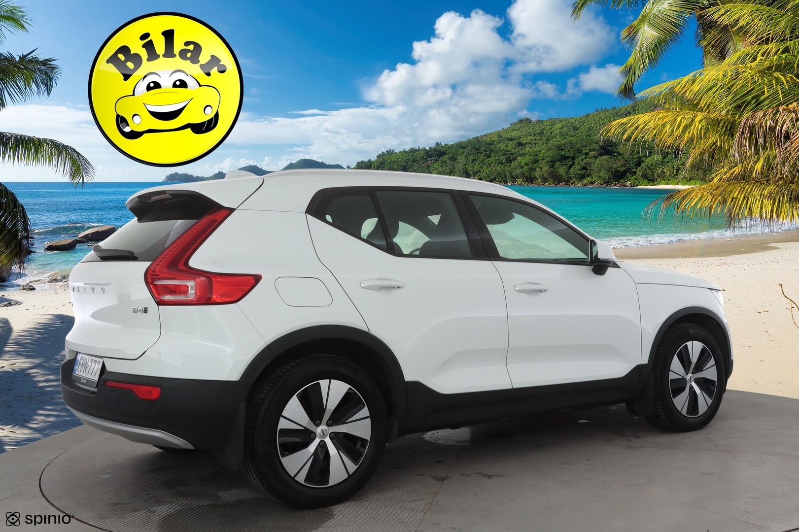 VOLVO XC40 2021