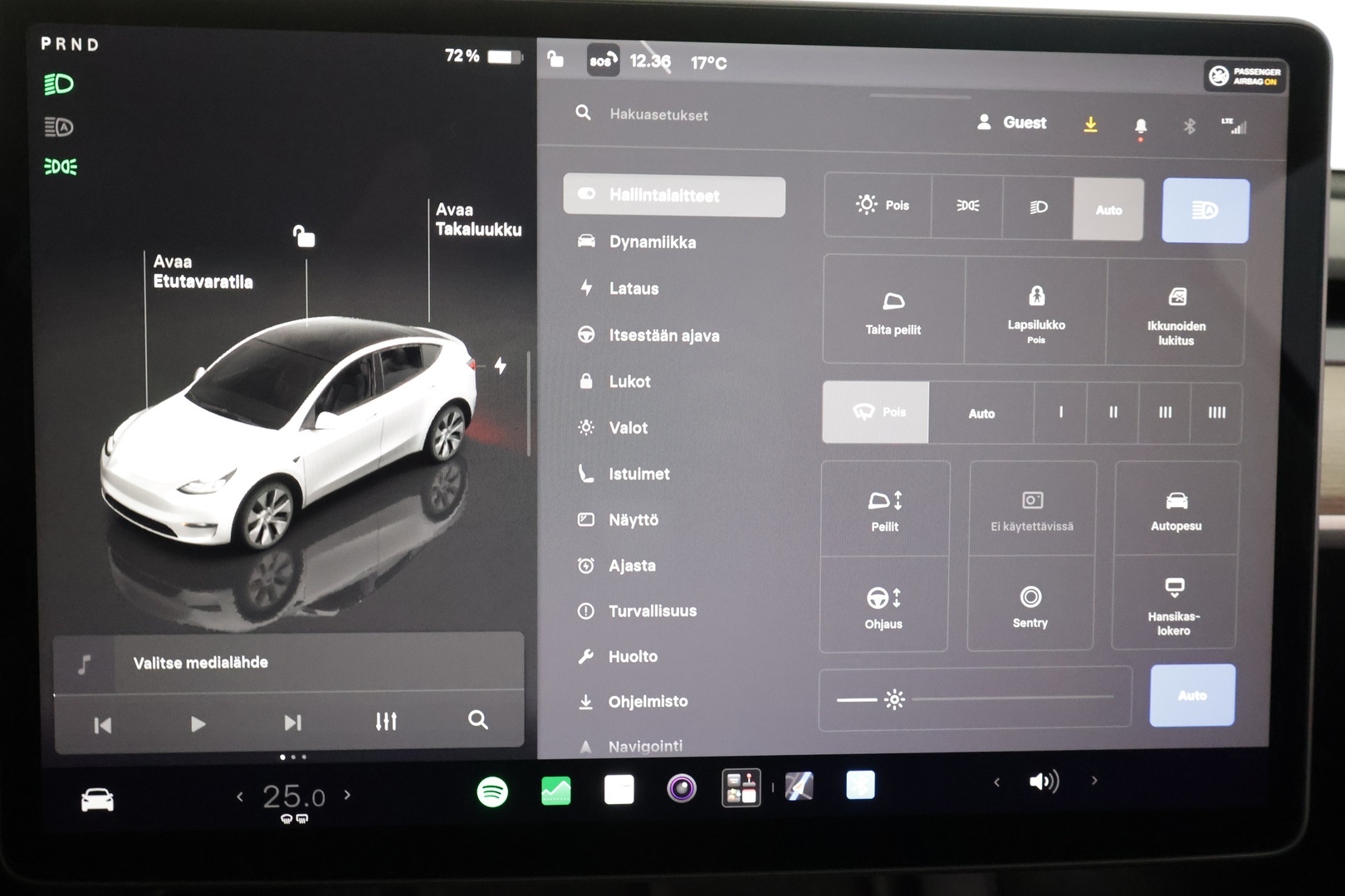 TESLA Model Y 2023