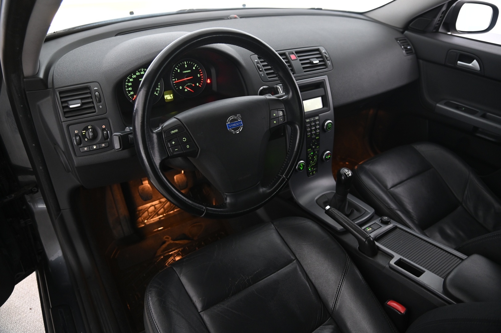 VOLVO V50 2011