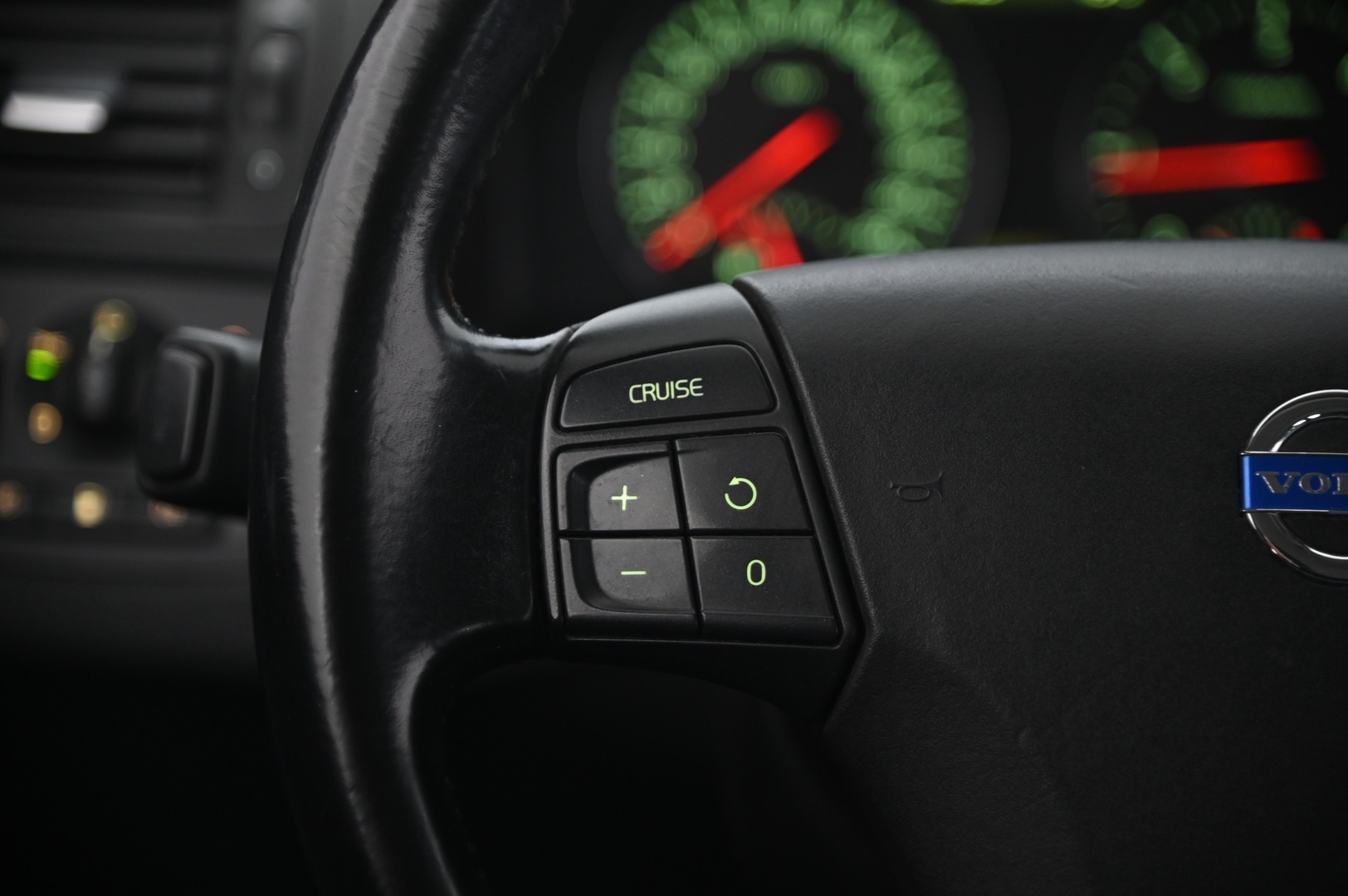 VOLVO V50 2011