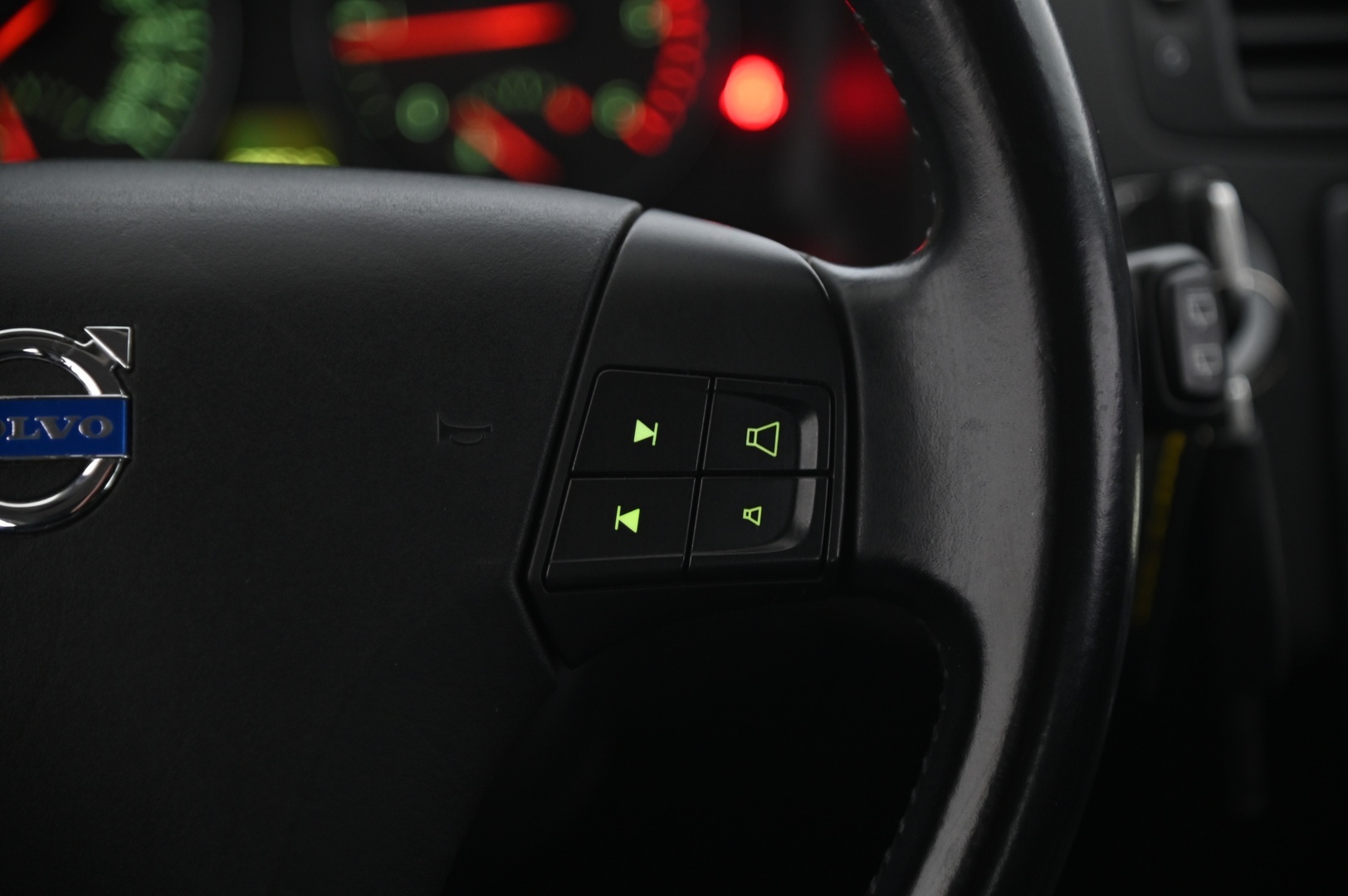 VOLVO V50 2011