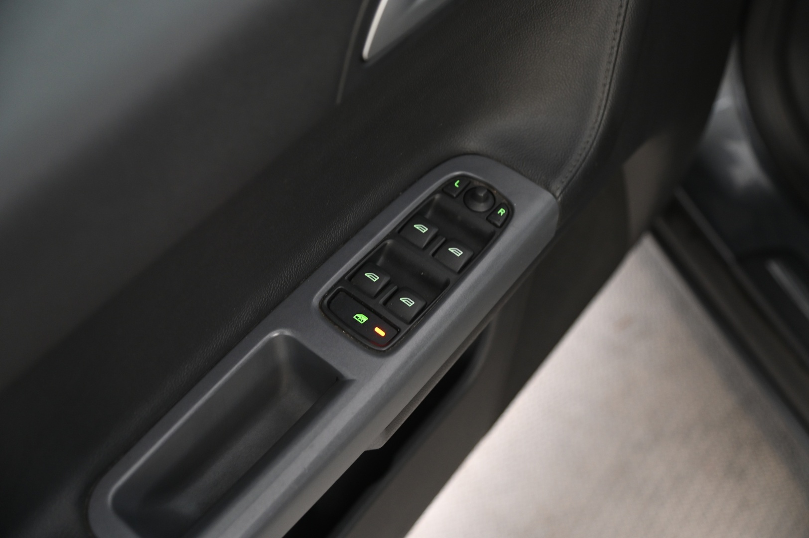 VOLVO V50 2011