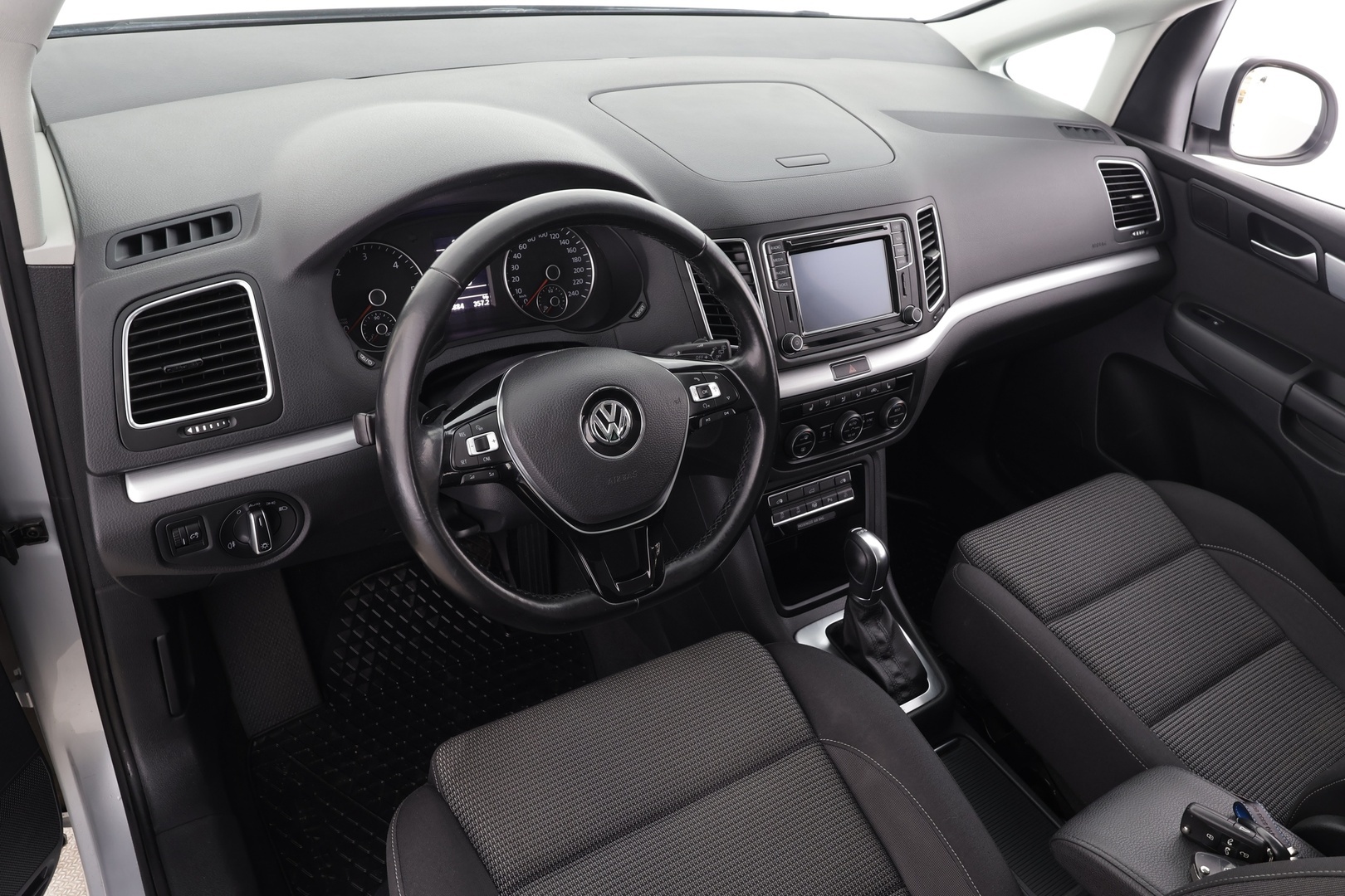 VOLKSWAGEN Sharan 2016