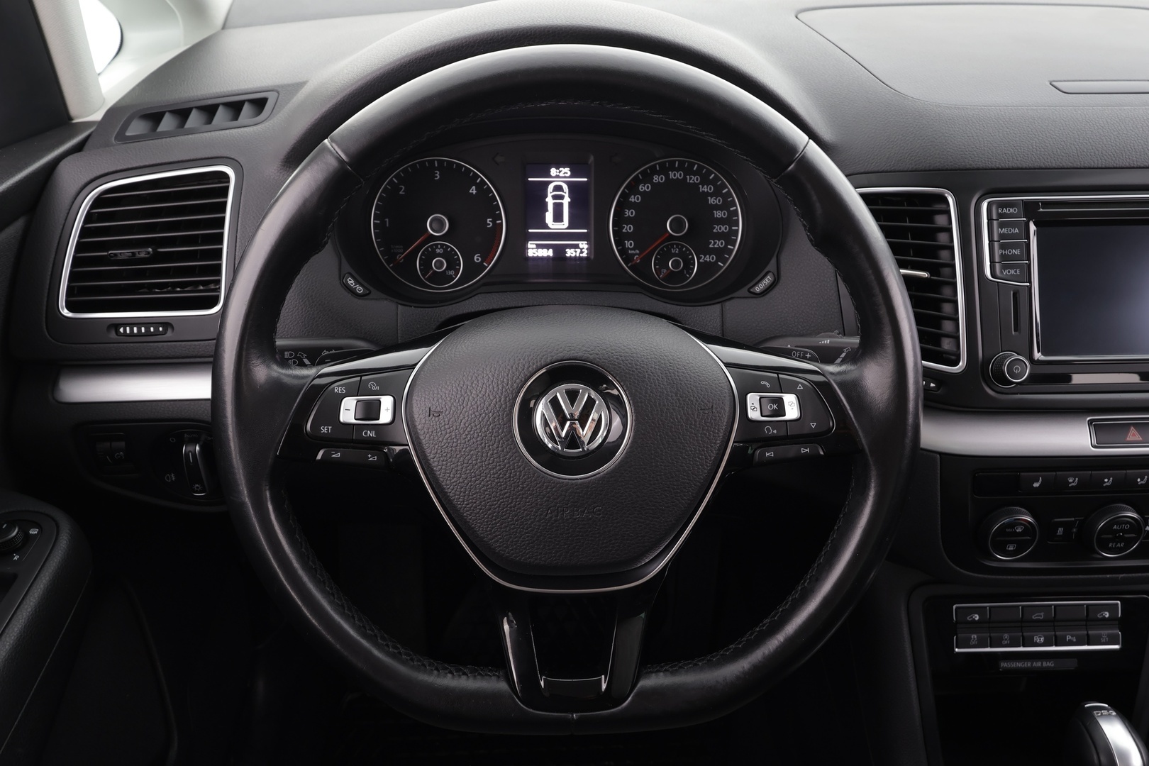 VOLKSWAGEN Sharan 2016