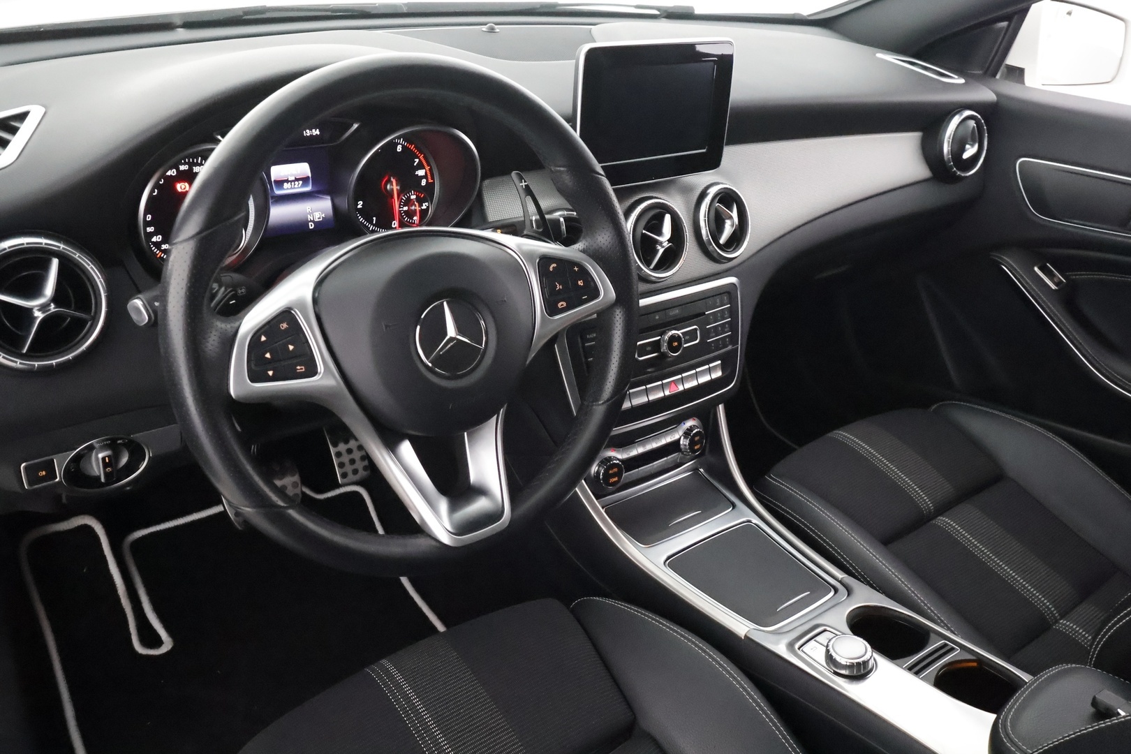 MERCEDES-BENZ CLA 2017