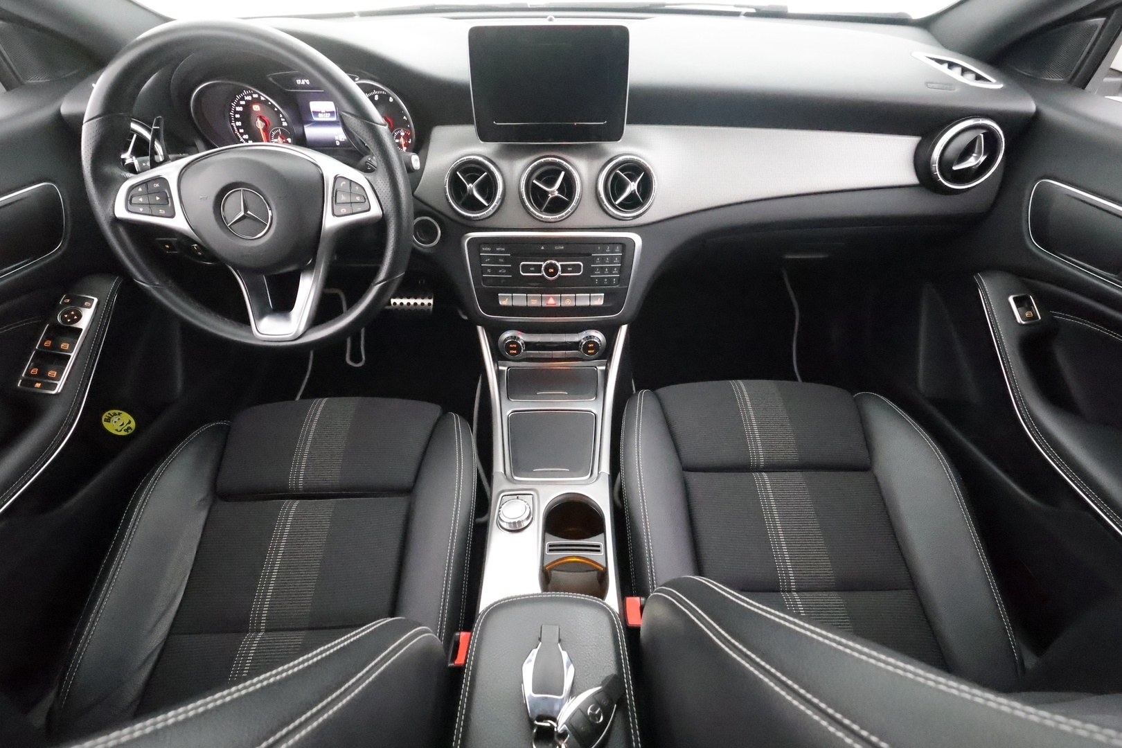 MERCEDES-BENZ CLA 2017
