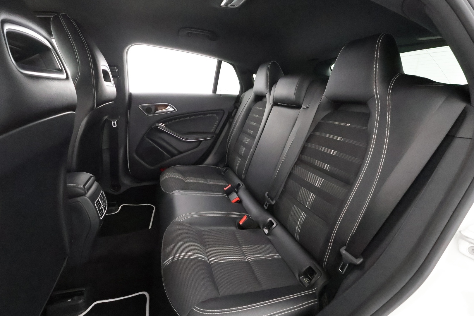 MERCEDES-BENZ CLA 2017