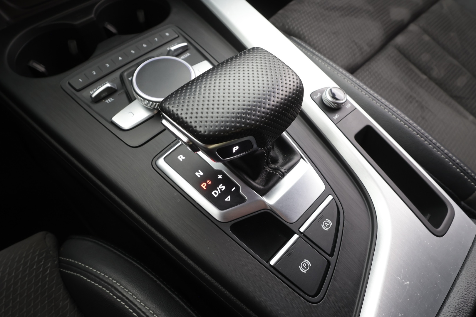 AUDI A4 2017