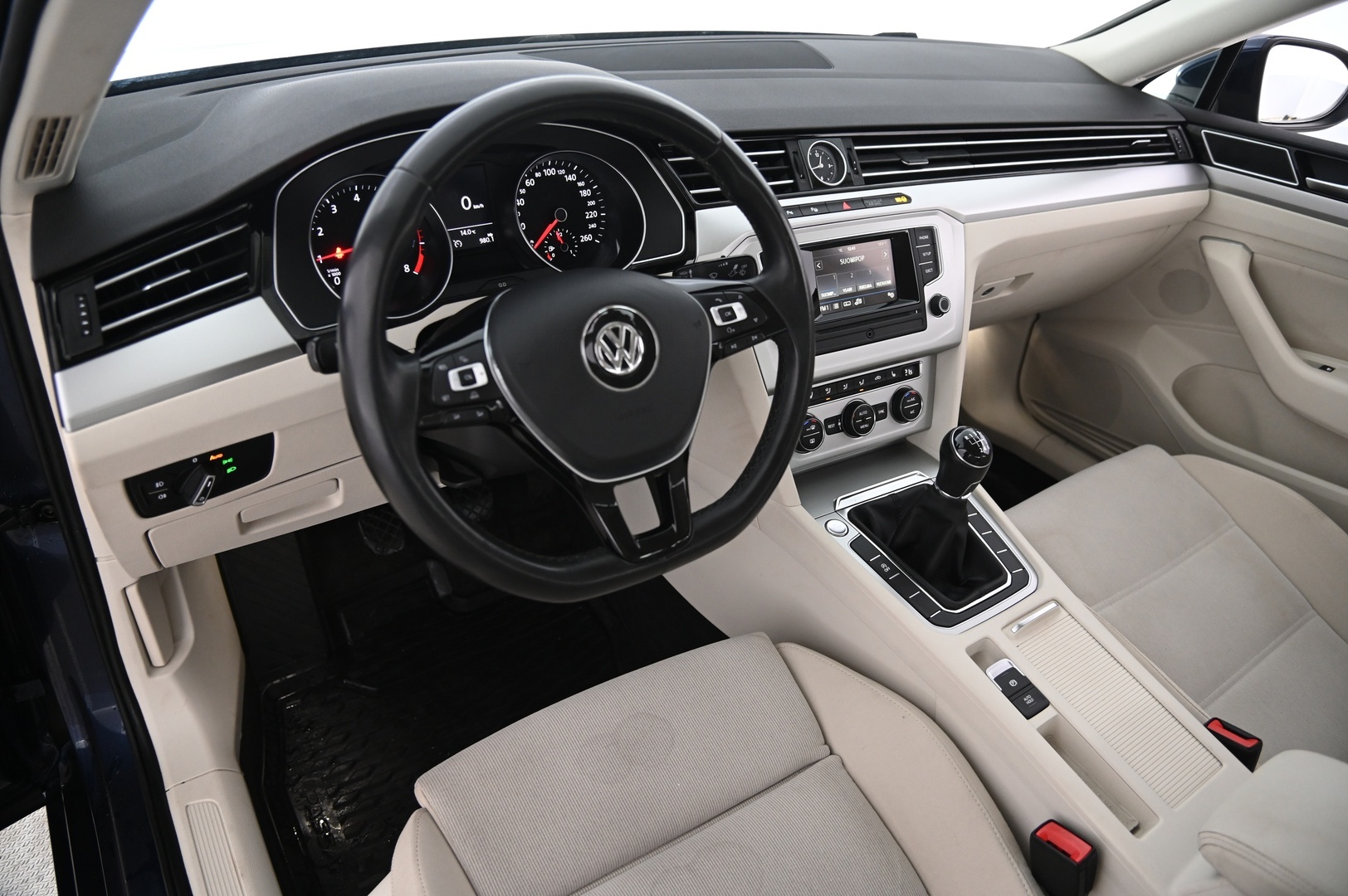 VOLKSWAGEN Passat 2017