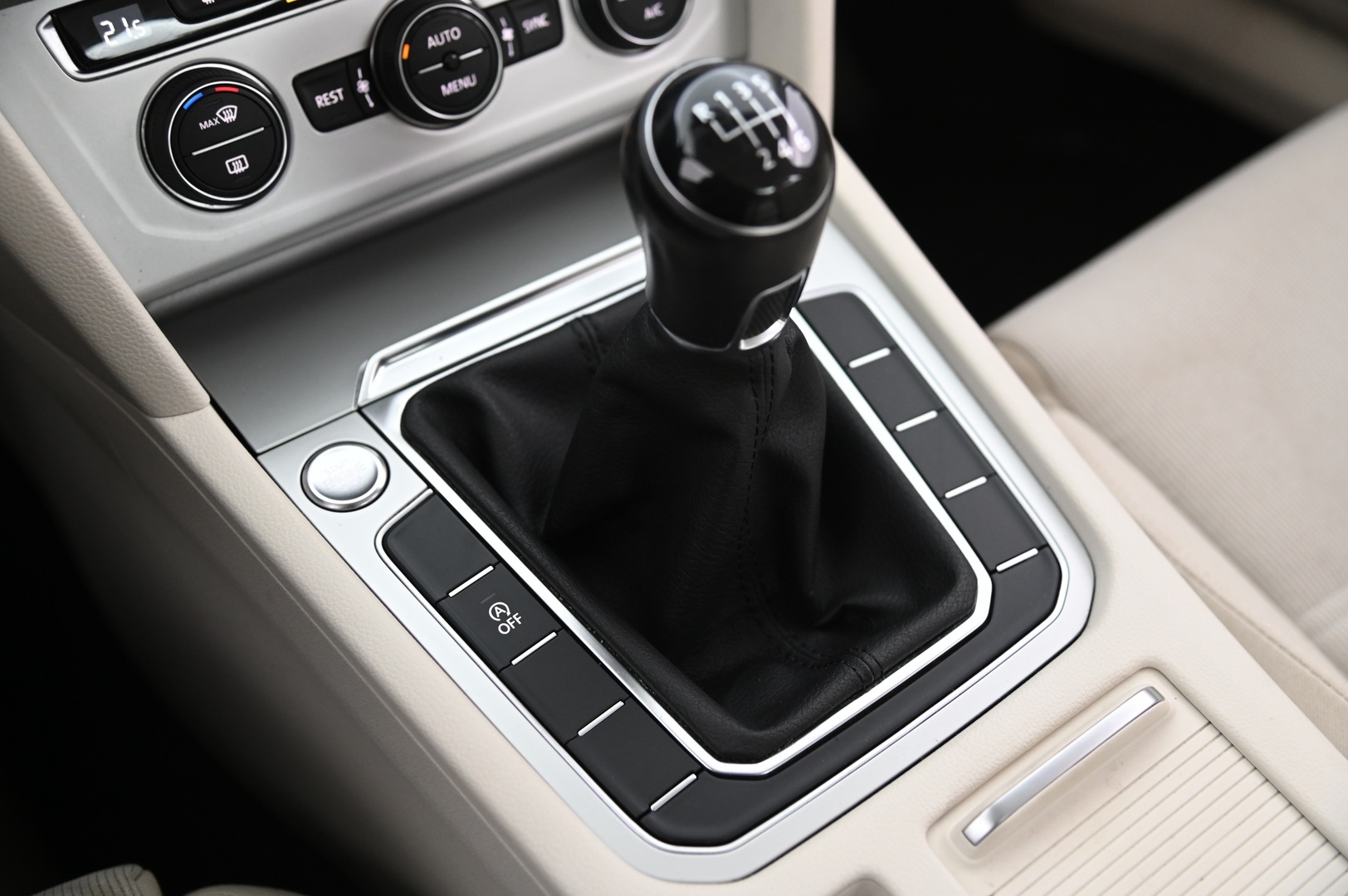 VOLKSWAGEN Passat 2017