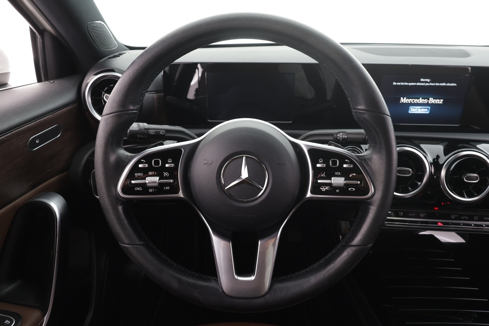 MERCEDES-BENZ A 2020