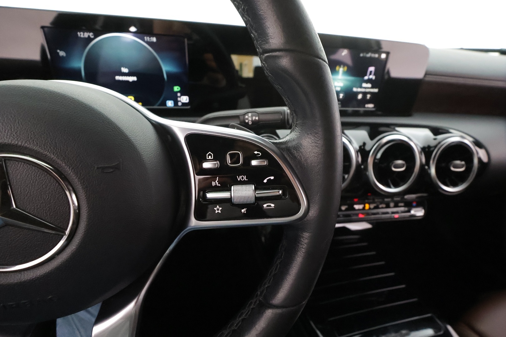 MERCEDES-BENZ A 2020