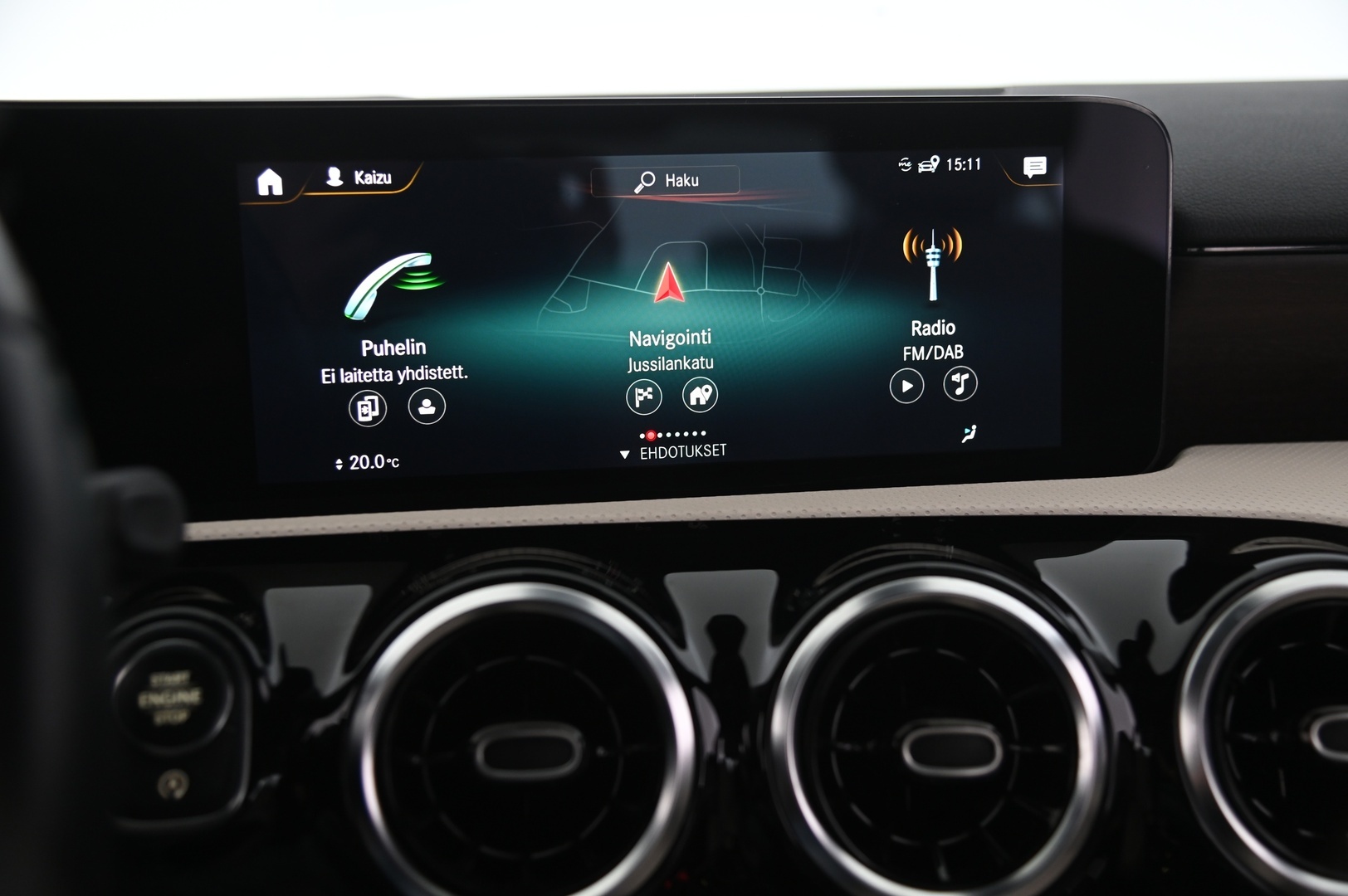 MERCEDES-BENZ A 2022