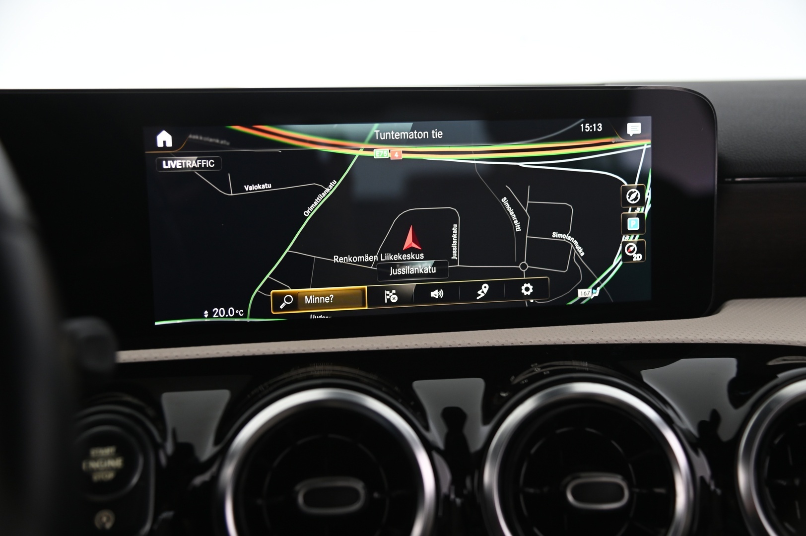 MERCEDES-BENZ A 2022