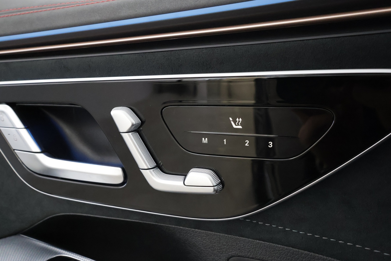 MERCEDES-BENZ EQE 2023