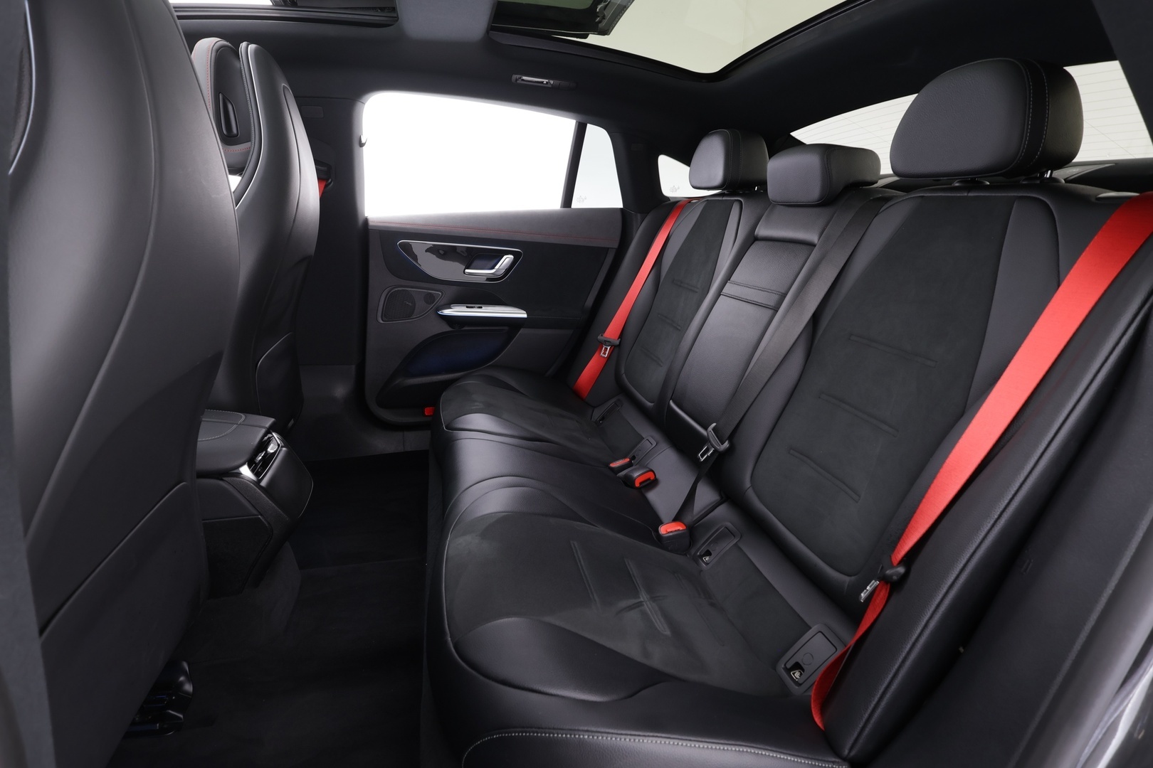 MERCEDES-BENZ EQE 2023