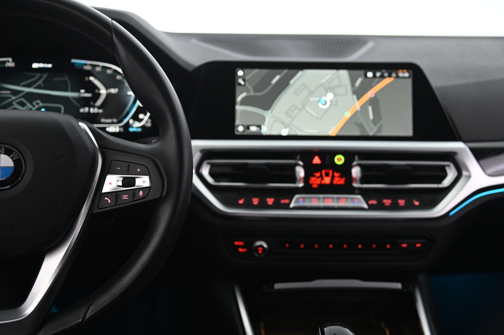 BMW 330 2021