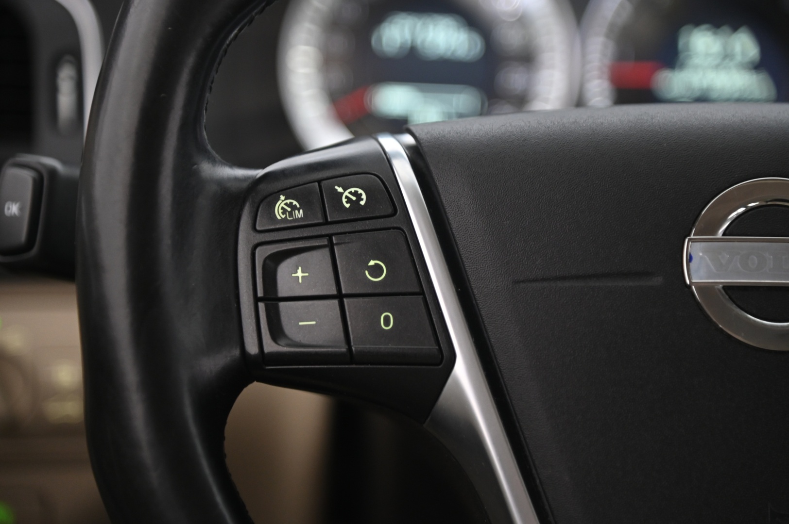 VOLVO V60 2013