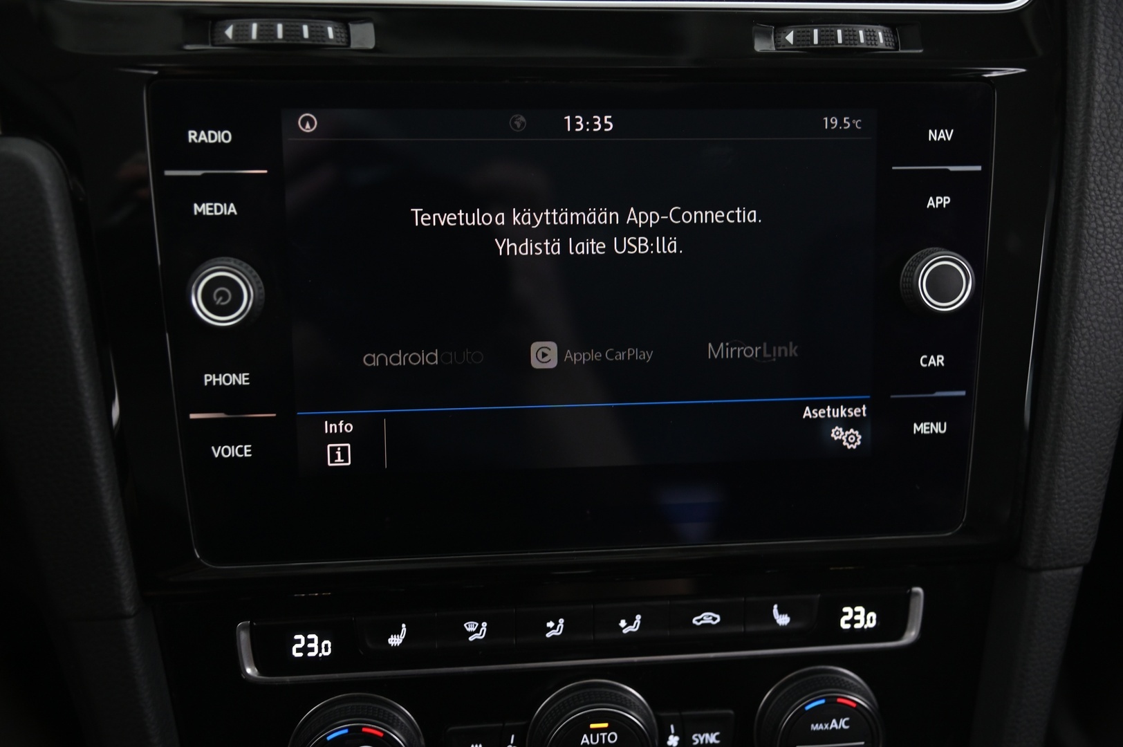 VOLKSWAGEN Golf 2018