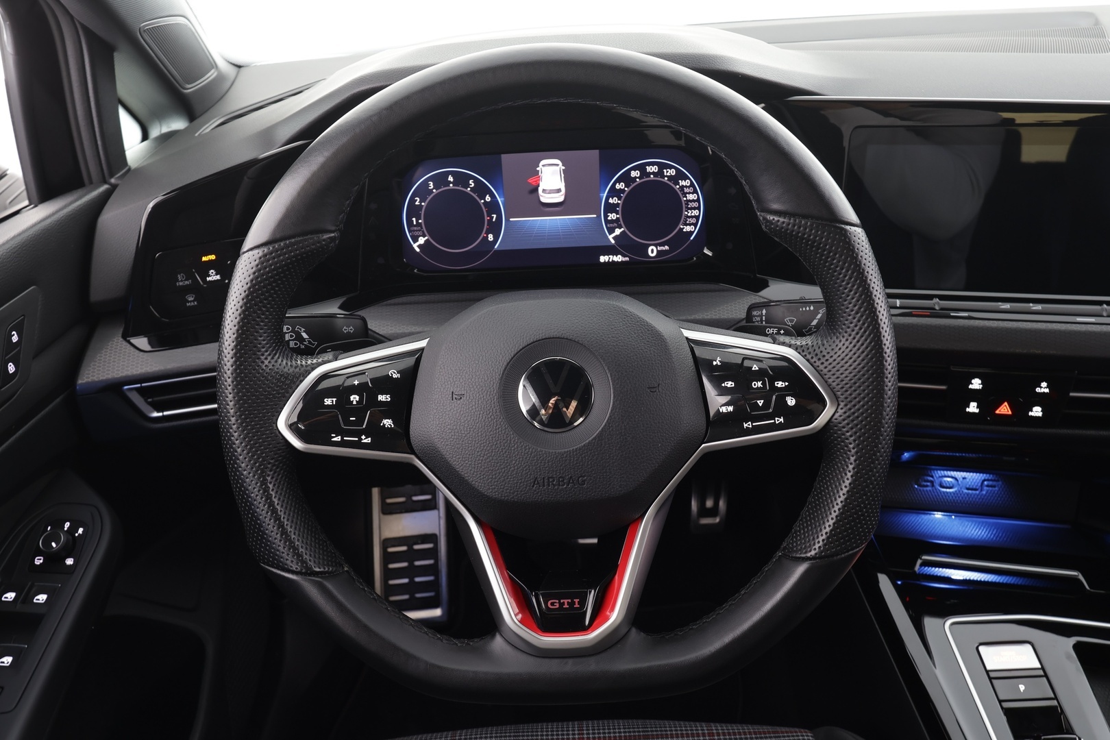 VOLKSWAGEN Golf 2023