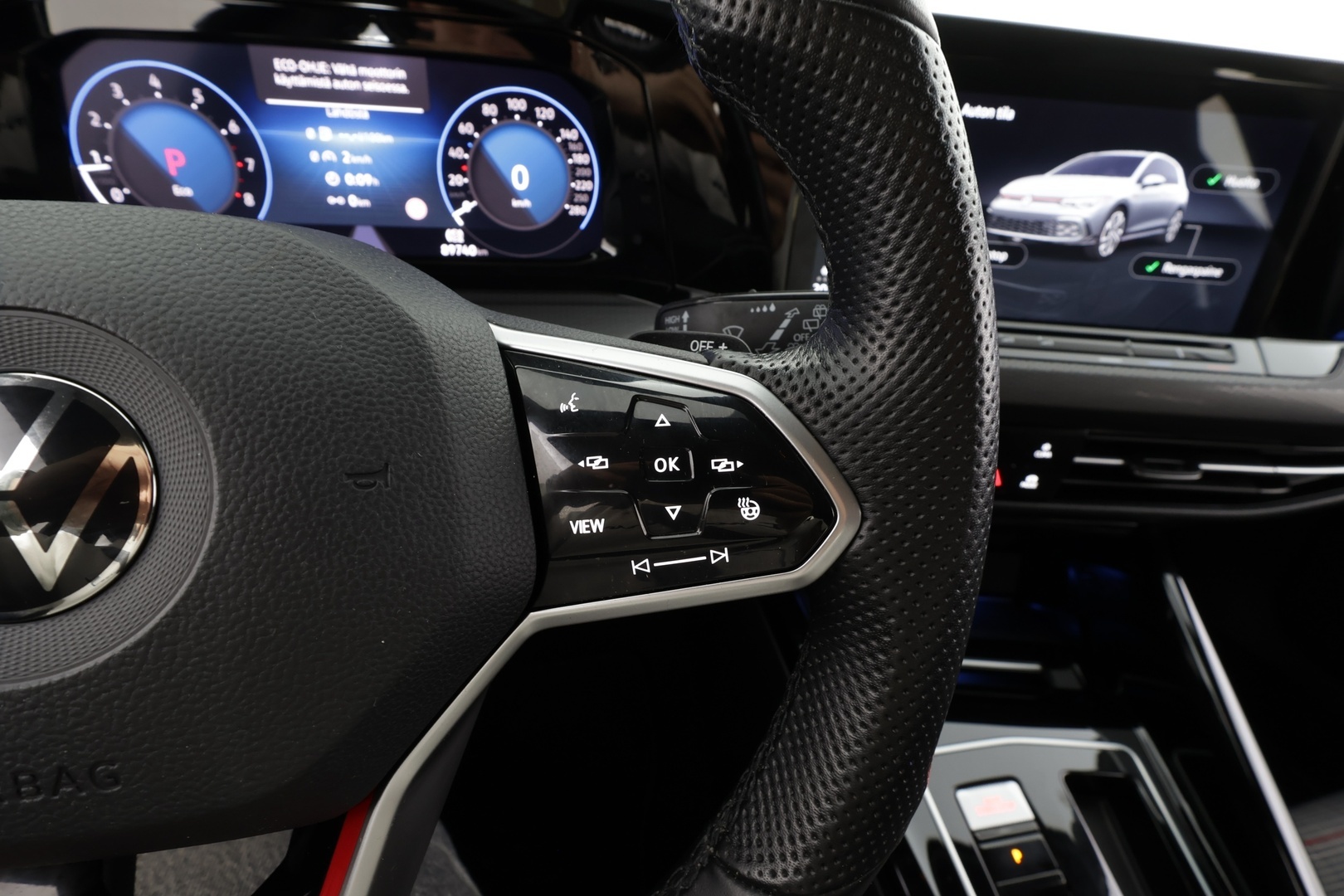 VOLKSWAGEN Golf 2023