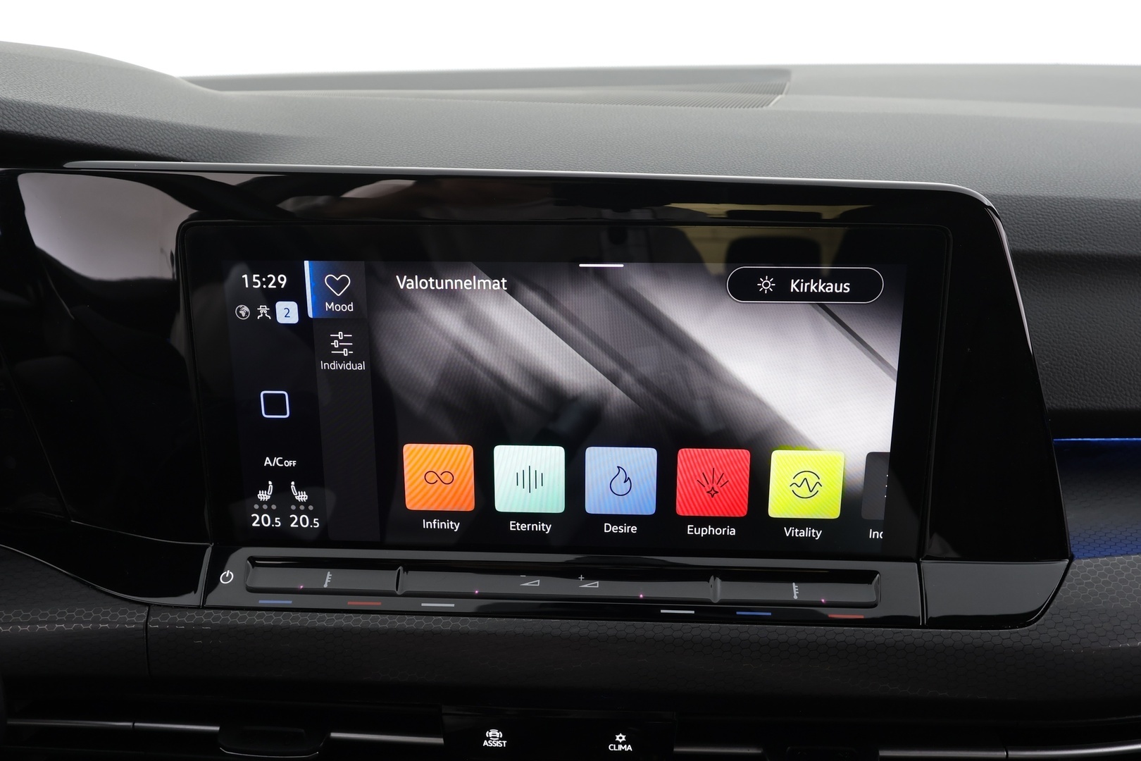 VOLKSWAGEN Golf 2023