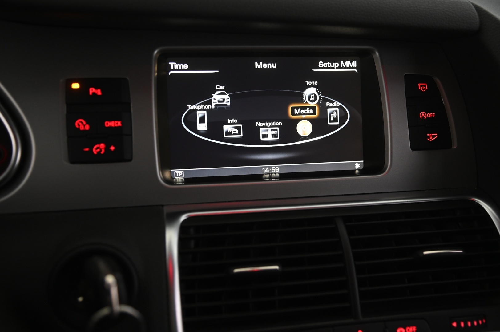 AUDI Q7 2012