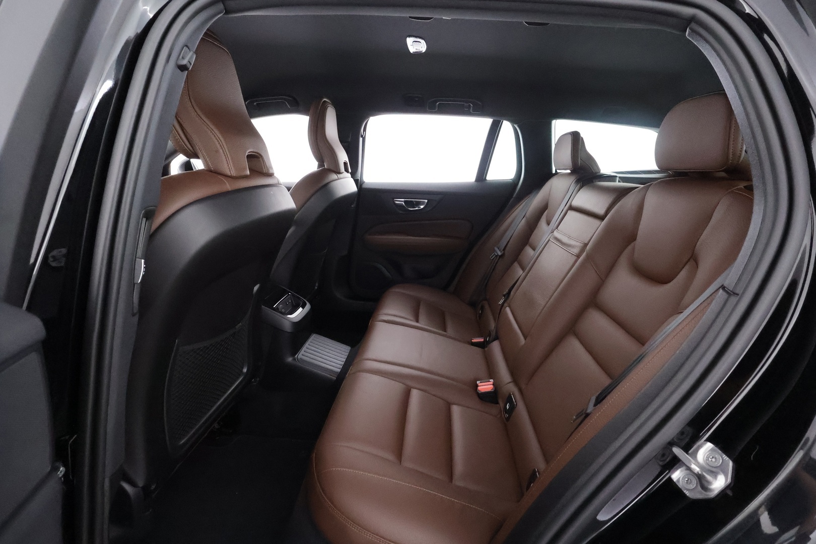 VOLVO V60 2021