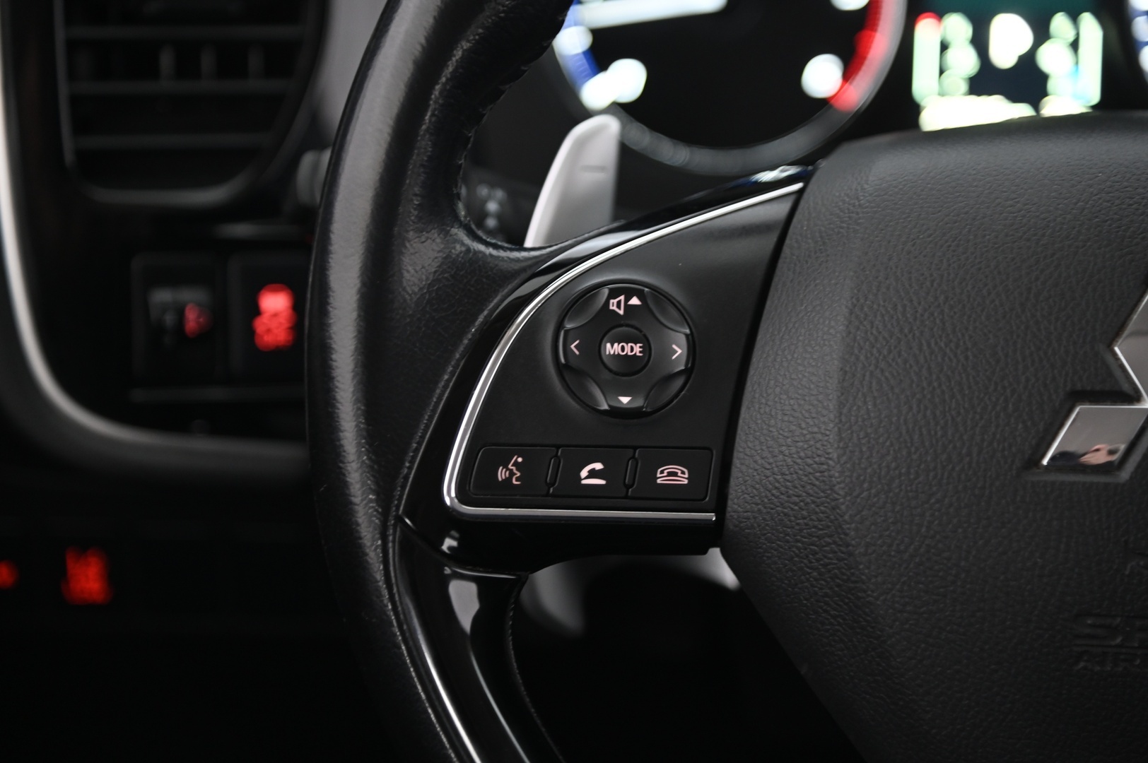 MITSUBISHI Outlander 2016