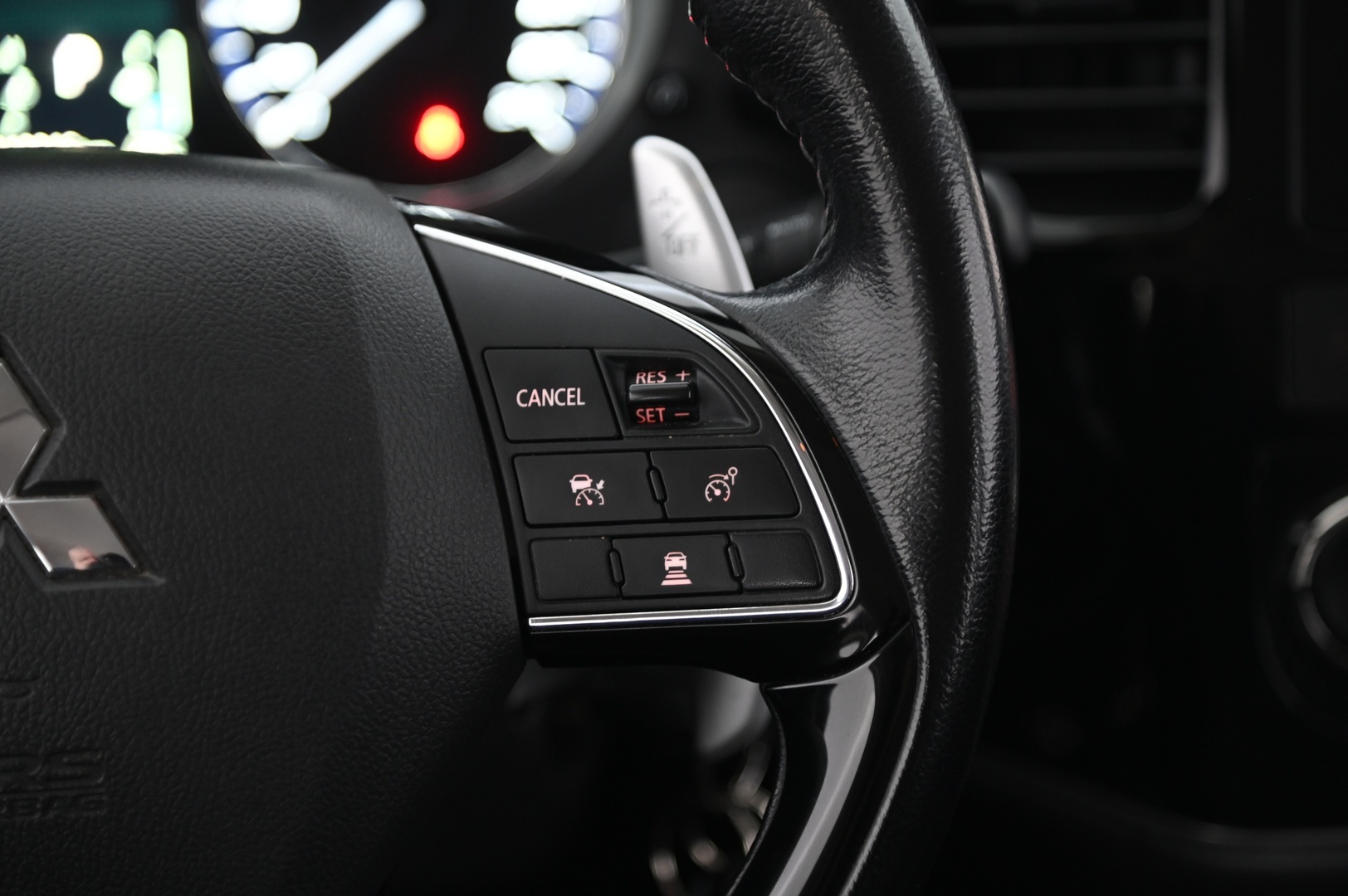 MITSUBISHI Outlander 2016