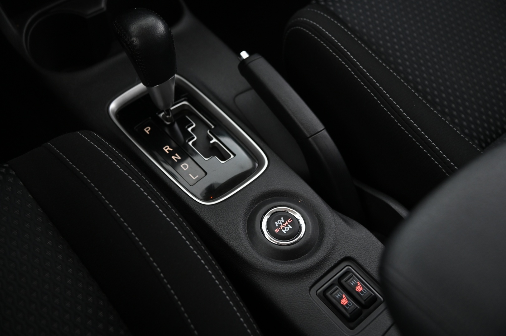 MITSUBISHI Outlander 2016