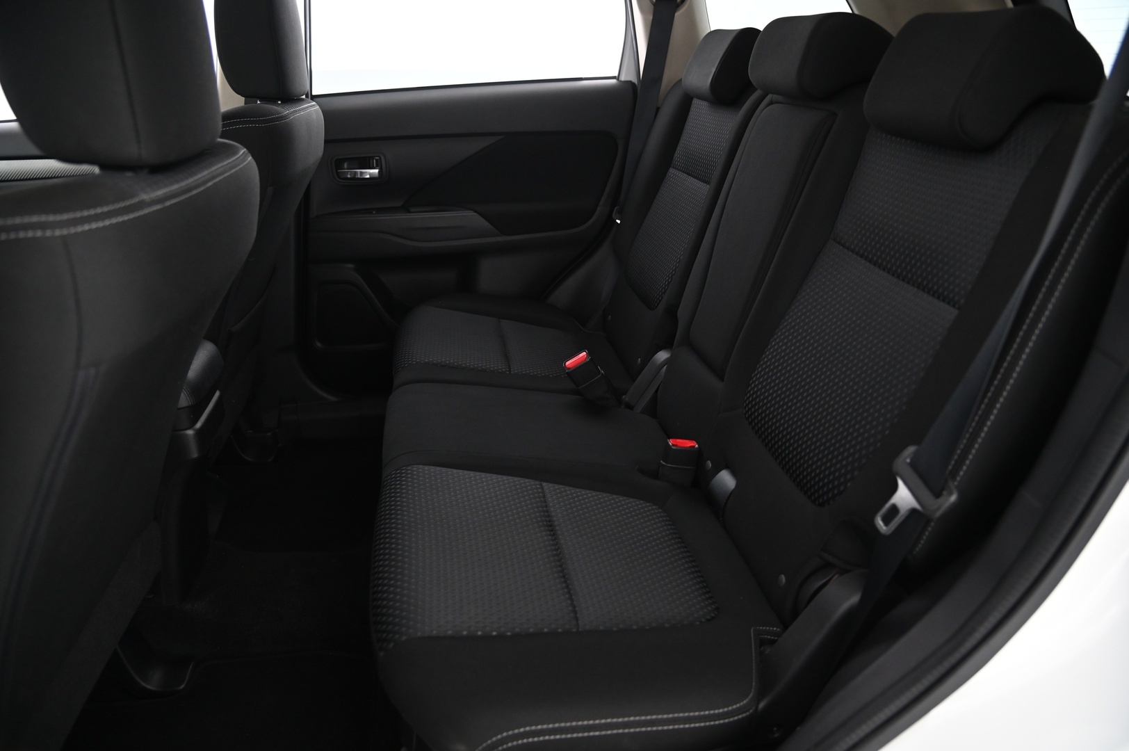 MITSUBISHI Outlander 2016