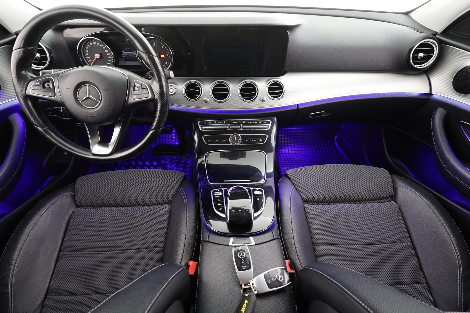 MERCEDES-BENZ E 2016