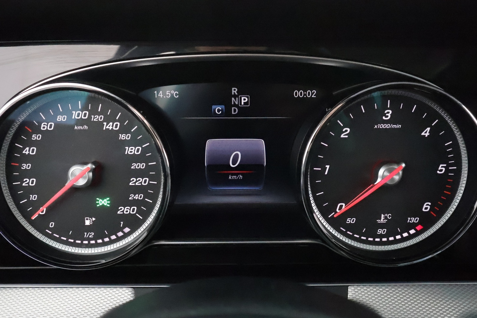 MERCEDES-BENZ E 2016