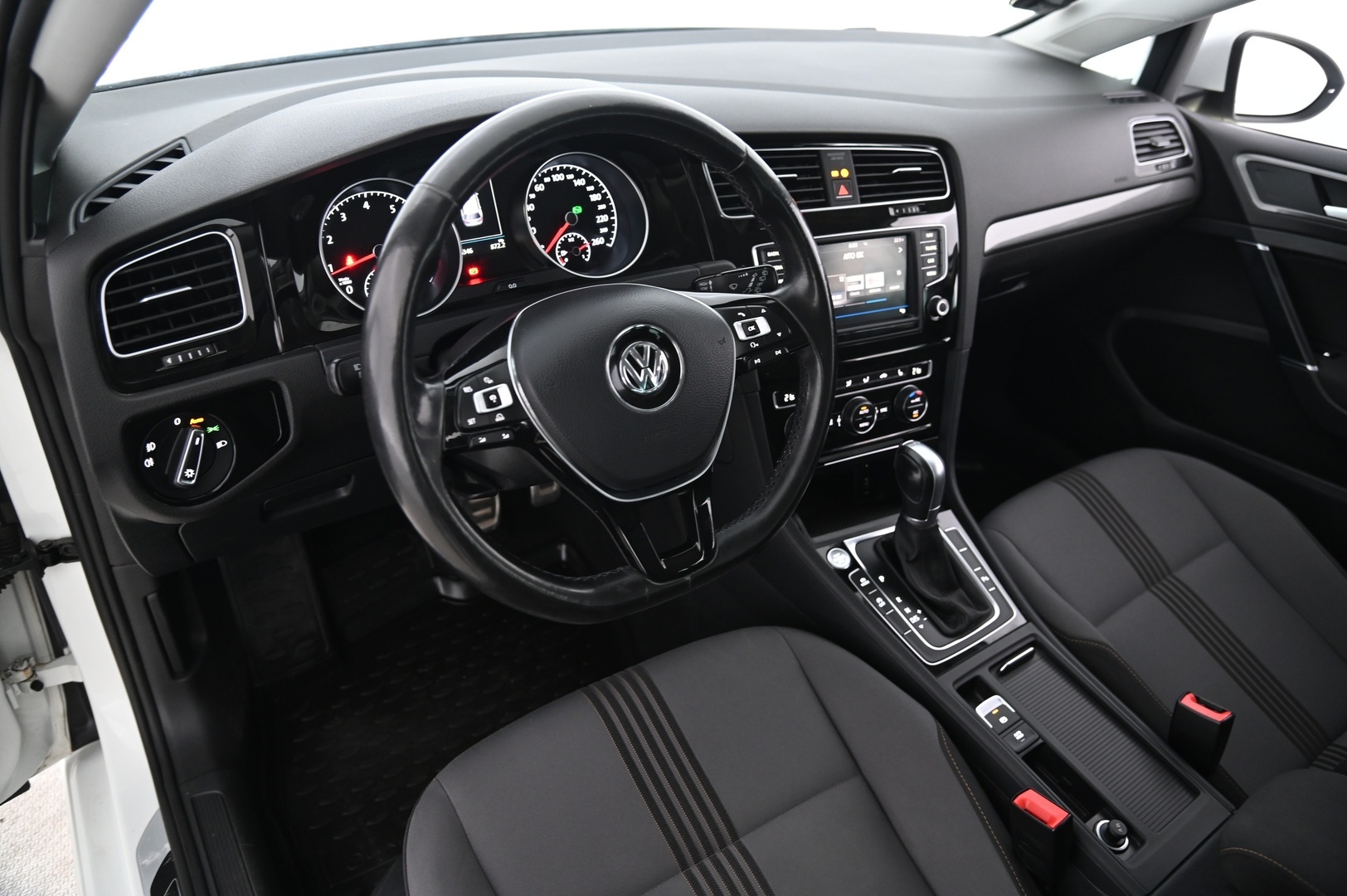 VOLKSWAGEN Golf 2017