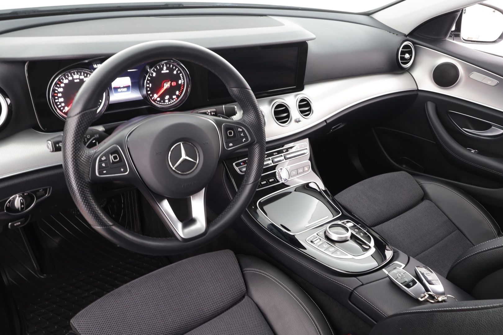 MERCEDES-BENZ E 2018