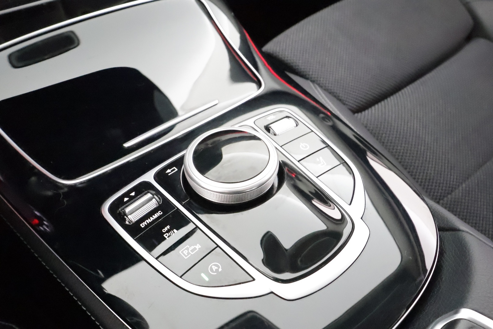 MERCEDES-BENZ E 2018