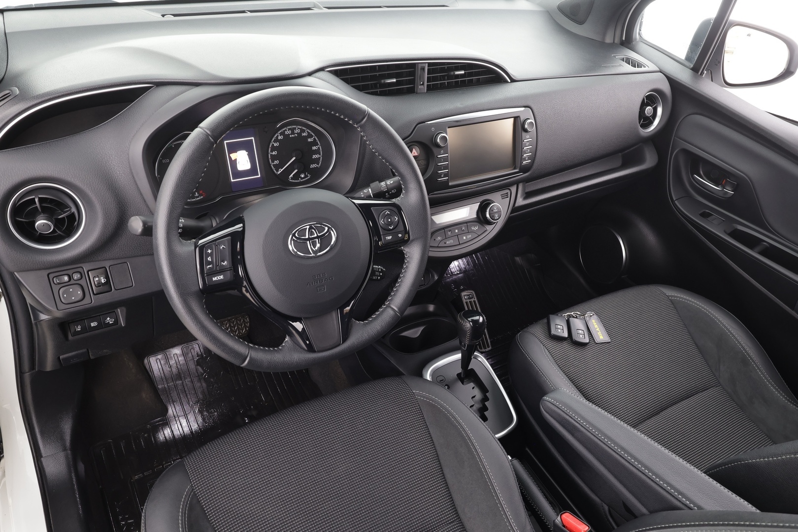 TOYOTA Yaris 2019